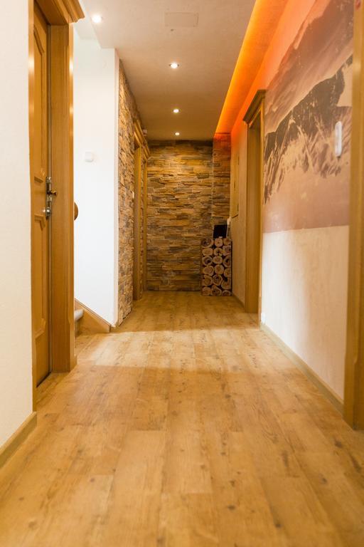 Alpinhome Тукс Номер фото